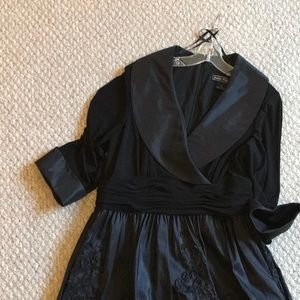 14W Jessica Howard Black dress—fancy-mid calf silk